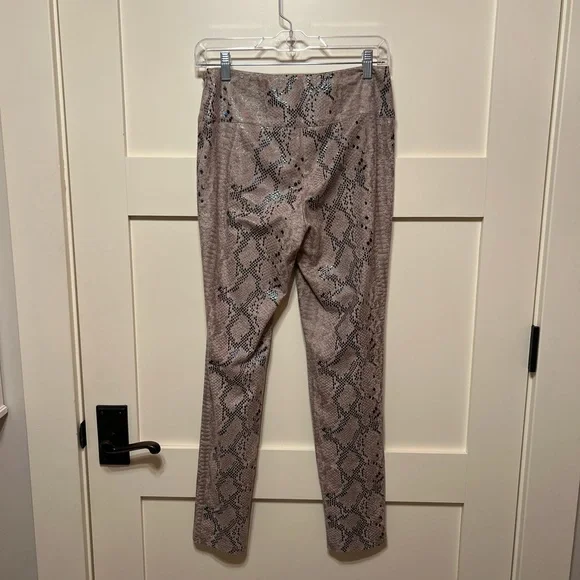 Frank Lyman Pants - Picture 4 of 6